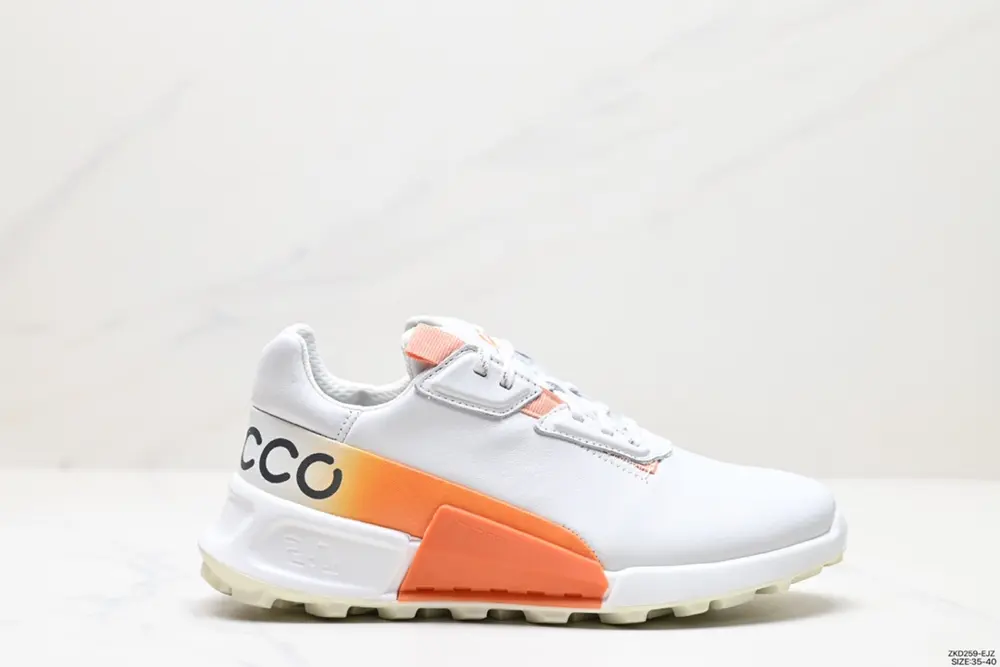 ECCO/ECCO sports running shoes/casual shoes The overall upper has clear and neat lines. It