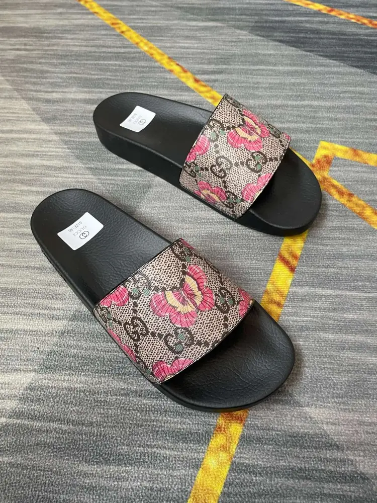 Gucci couple flip flops