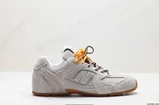 New Balance Maillard color matching creates a new cross-border cooperation