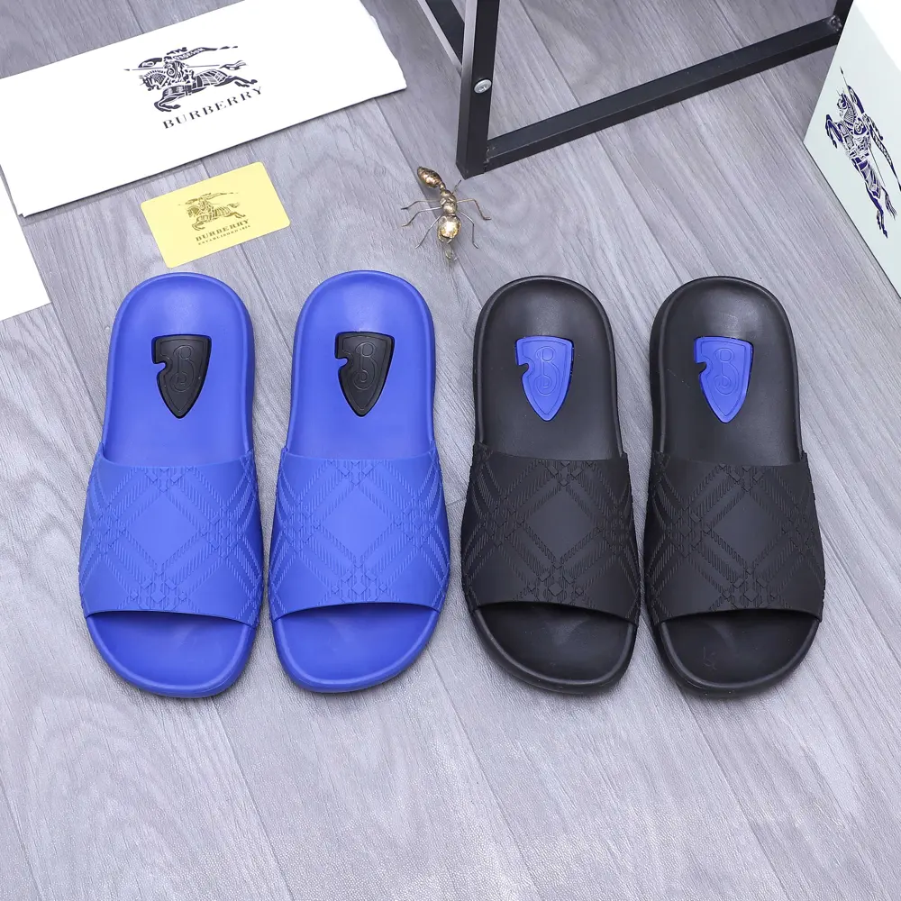 BURBERRY Slippers