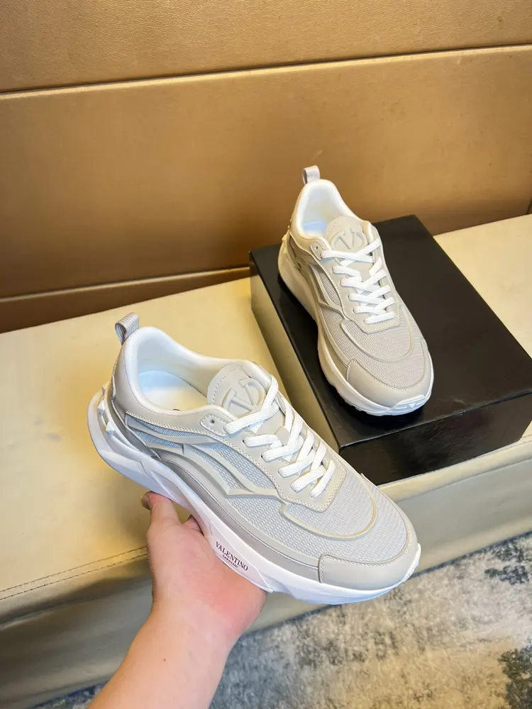 Valentino versatile fashion men’s shoes