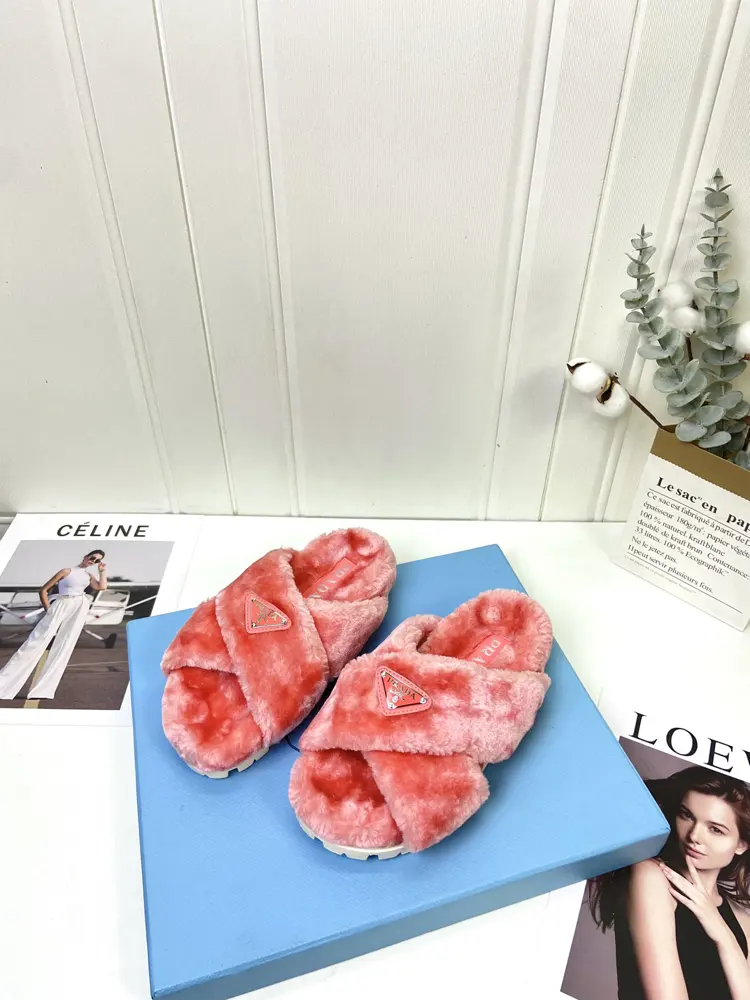 Prada Autumn and Winter Furry Slippers Series