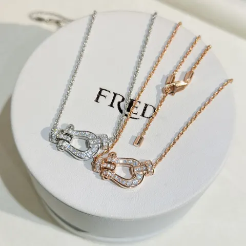 Fred full diamond horseshoe thick twist necklace