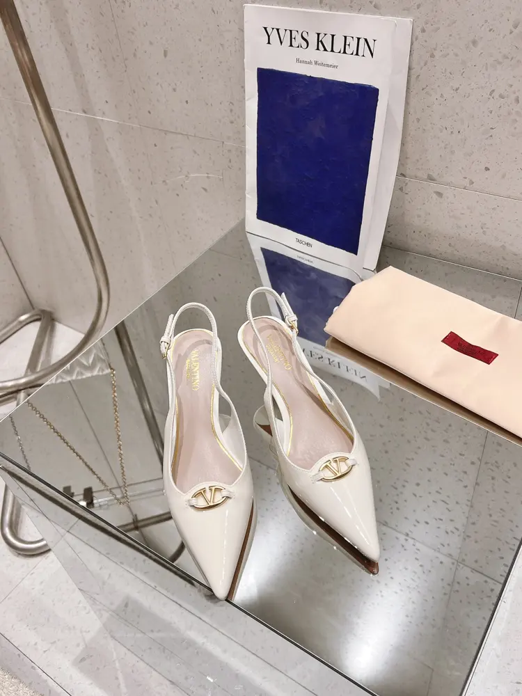 Valentino 2024SS Spring/Summer new VT metal V-buckle hollow pointed toe shoes