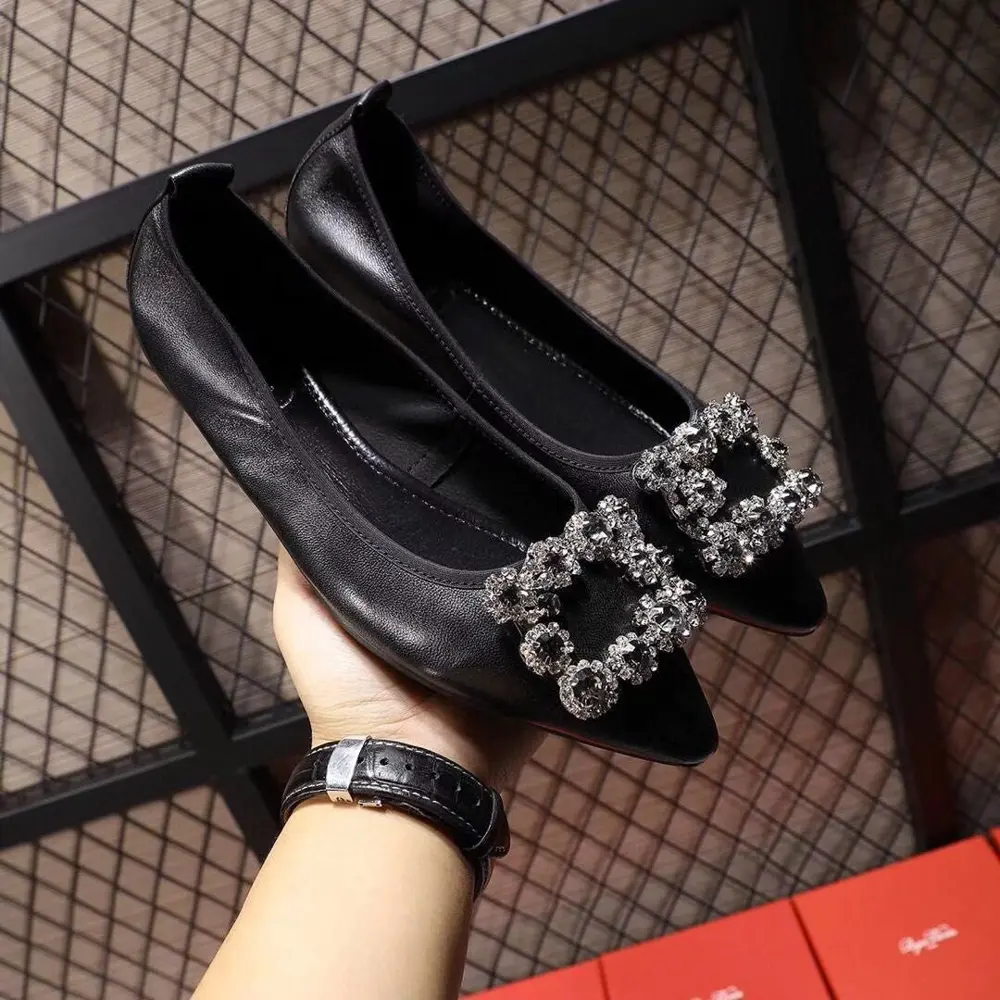 Roger Vivier Fashion Roll Shoes—Limited Edition—Perfect reproduction of the RV style