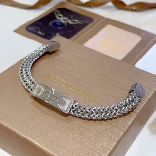 Bvlgari DIVAS’ DREAM series is in perfect condition and has invincible details. The unique