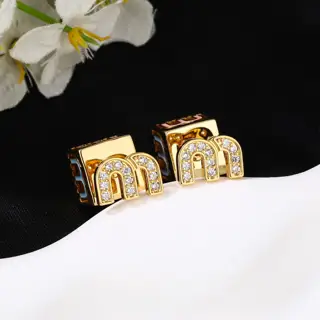 miumiu new metal earrings The same brass material as the counter