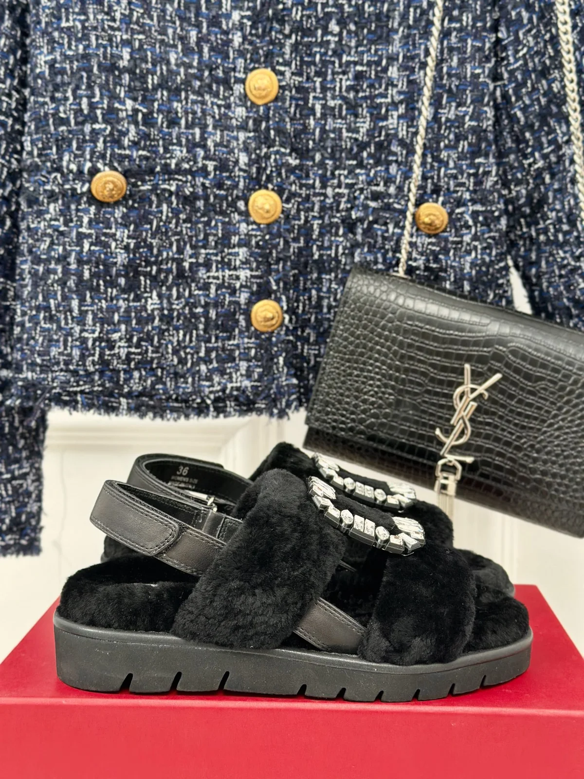 Roger Vivier Thick-soled Square-buckle Diamond-buckle Series Furry Sandals