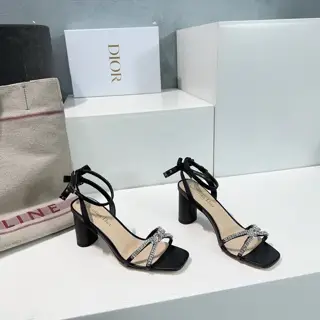 Women’s shoes