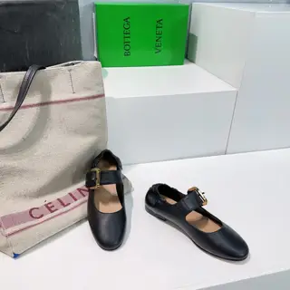 BOTTEGA VENETA new Mary Jane flat shoes BV Sharp Chain Pump black full leather heel family