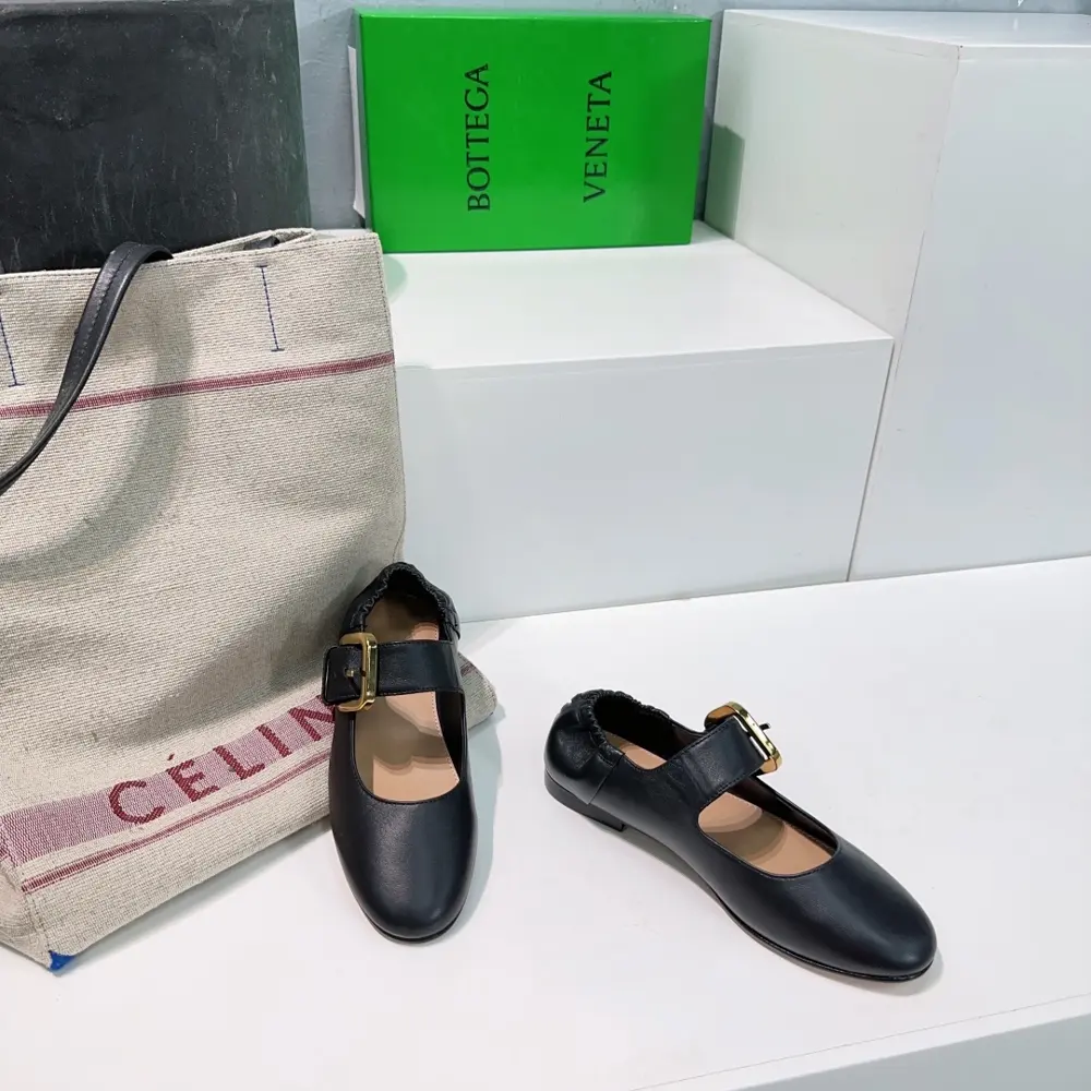 BOTTEGA VENETA new Mary Jane flat shoes BV Sharp Chain Pump black full leather heel family