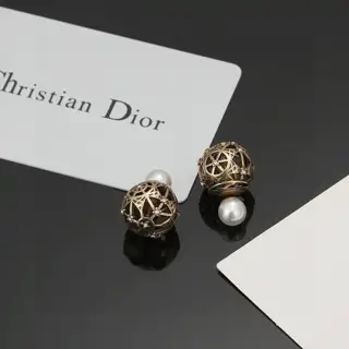 Dior new hollow DIOR retro stud earrings