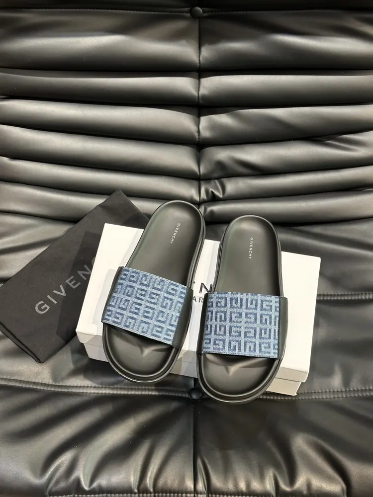 Givenchy classic men’s slippers