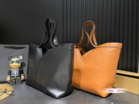 Yves Saint Laurent Tote