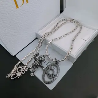 DIOR New Dior necklace Original goods New counter model