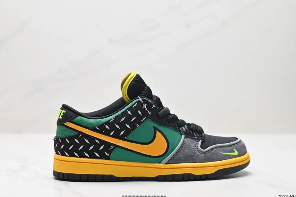 The Nike Dunk is a shoe with a gray and white color scheme as the main color. The mesh HV1454-001