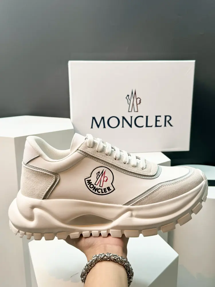 Moncler outdoor lace-up sneakers are comfortable and non-slip