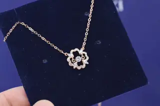 Swarovski Rose Gold Flower Collarbone Necklace