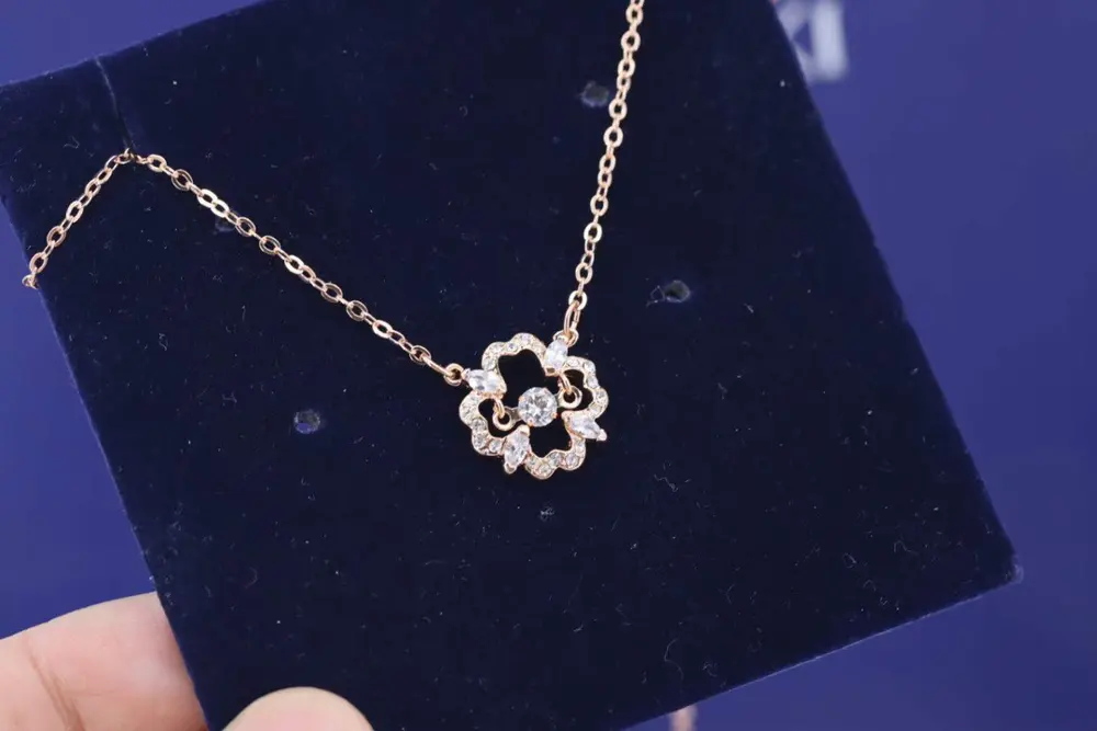 Swarovski Rose Gold Flower Collarbone Necklace