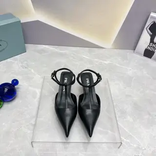 Prada’s latest spring and summer catwalk hot-selling sandal series