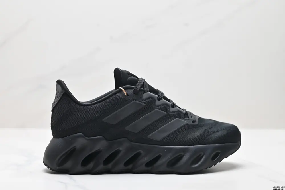 Adidas SWITCH FWD M Alpha Series logo FZ5621