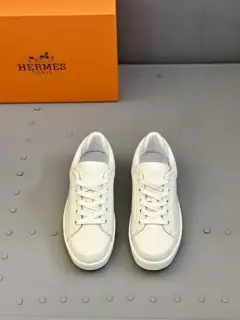 Hermès – Lining: water-dyed cowhide Shoes