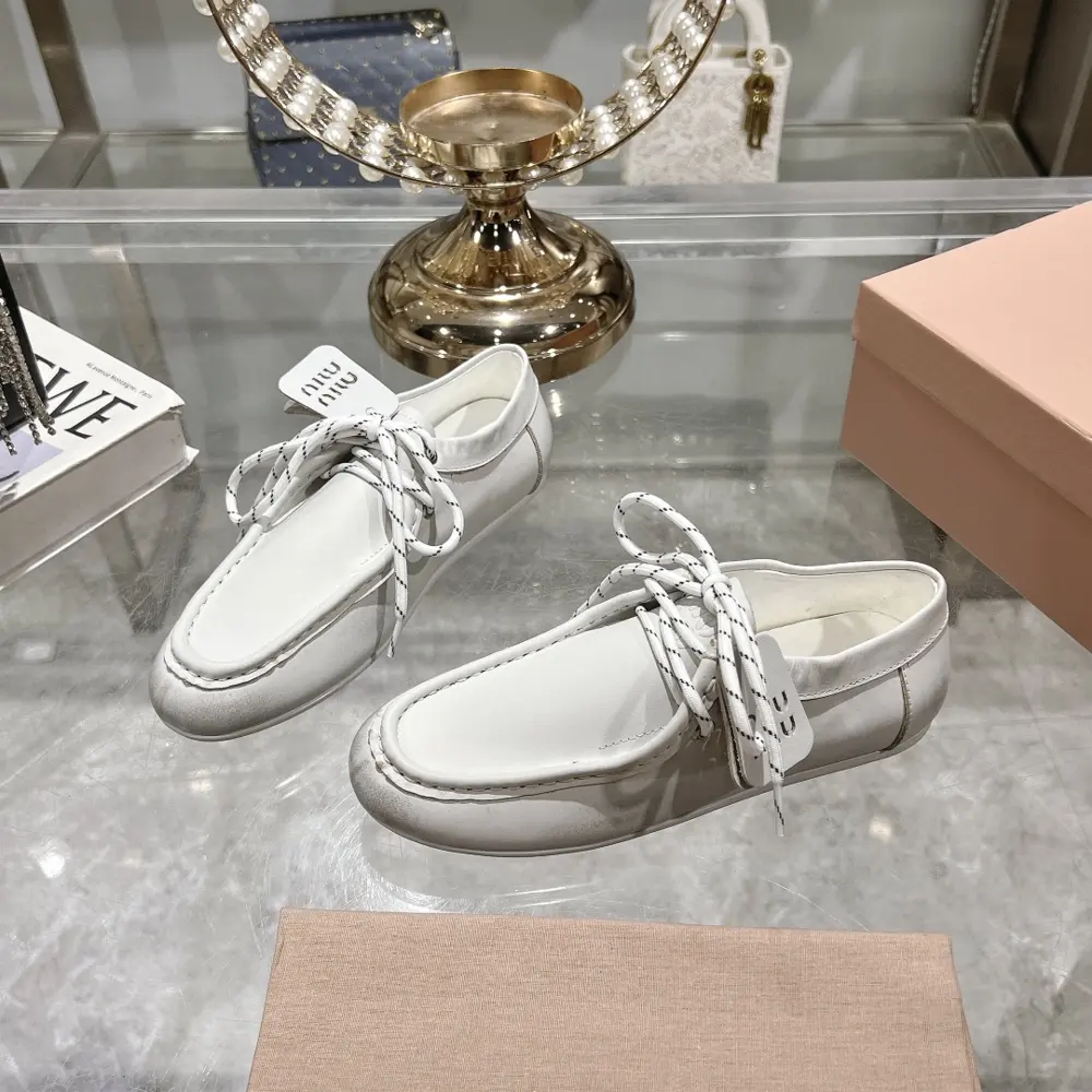 Miu Miu Miu 24ss new spring and summer British style lace-up white shoes casual shoes