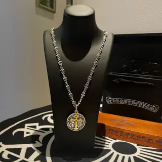 Chrome Hearts Classic Retro Scout Flower Necklace Cross Round Pendant Concave and convex