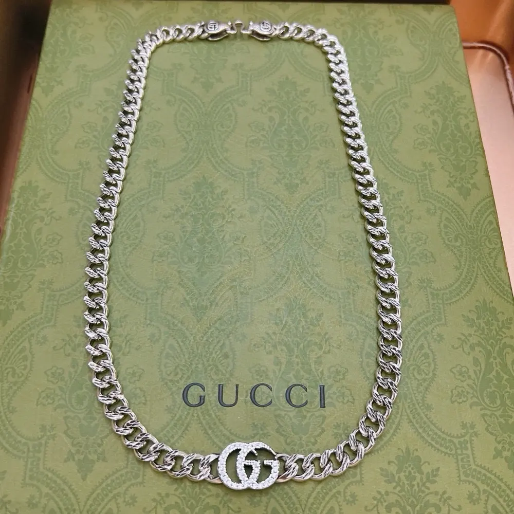 The latest Gucci necklace with a higher-end chain