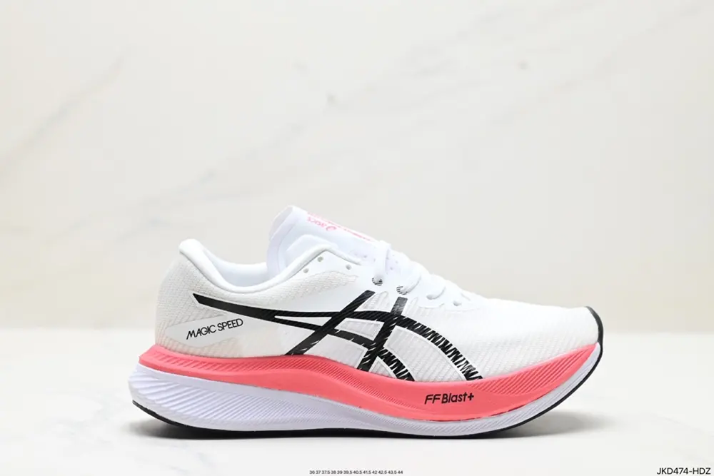 ASICS MAGIC SPEED 3 stable running shoes have a double-layer jacquard mesh design on the 1011B703-600