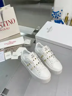 Valentino thick-soled rivet sports casual shoes white shoes