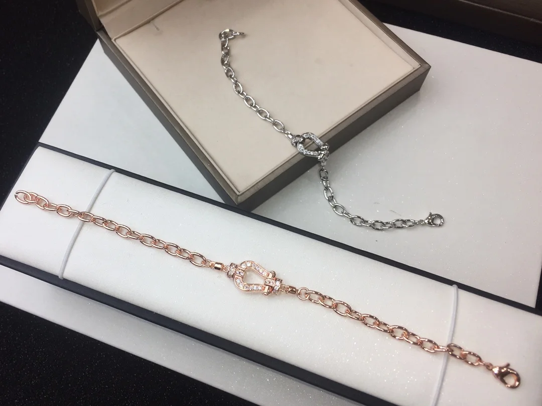 FRED Horseshoe clasp bracelet