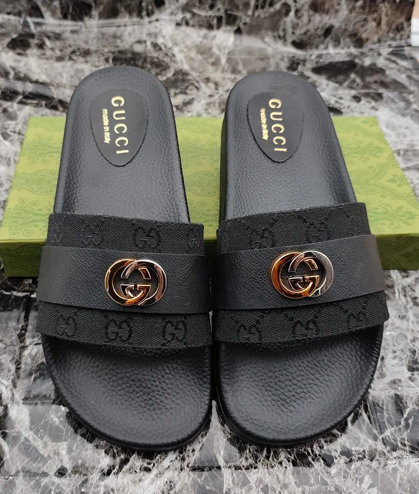 Gucci slippers