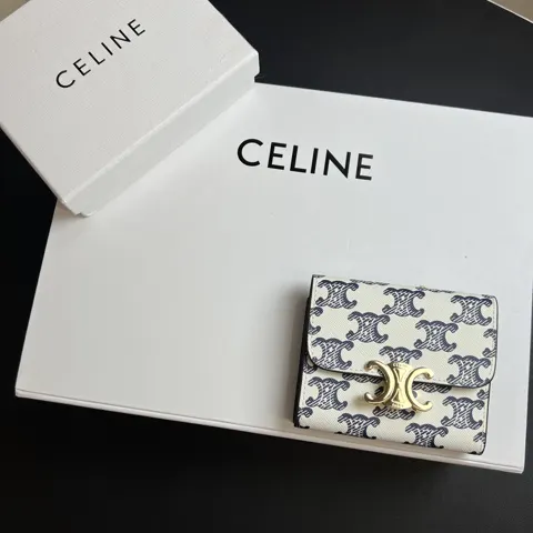 Celine Triomphe