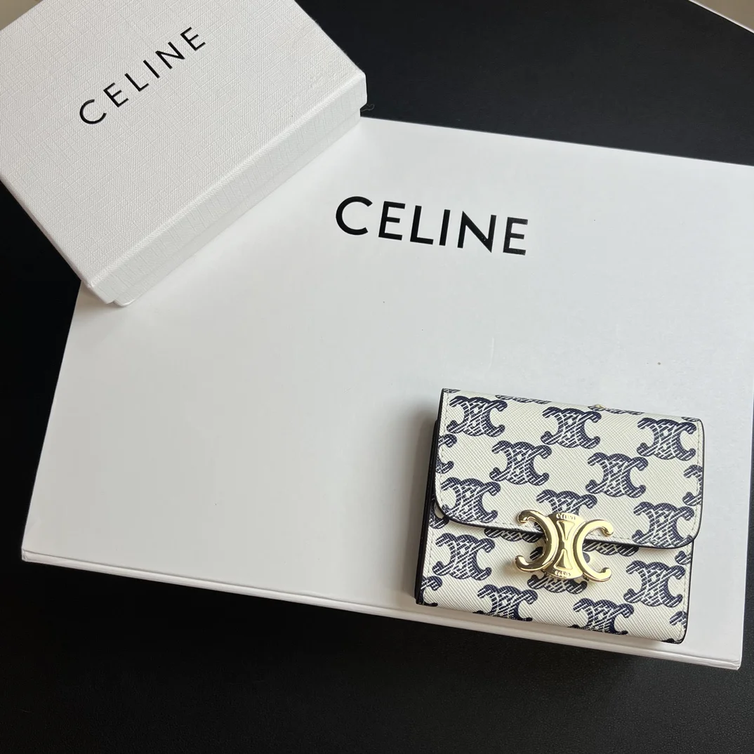 Celine Triomphe