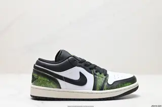 Nike Air Jordan 1 Low Sneakers DX4375-800