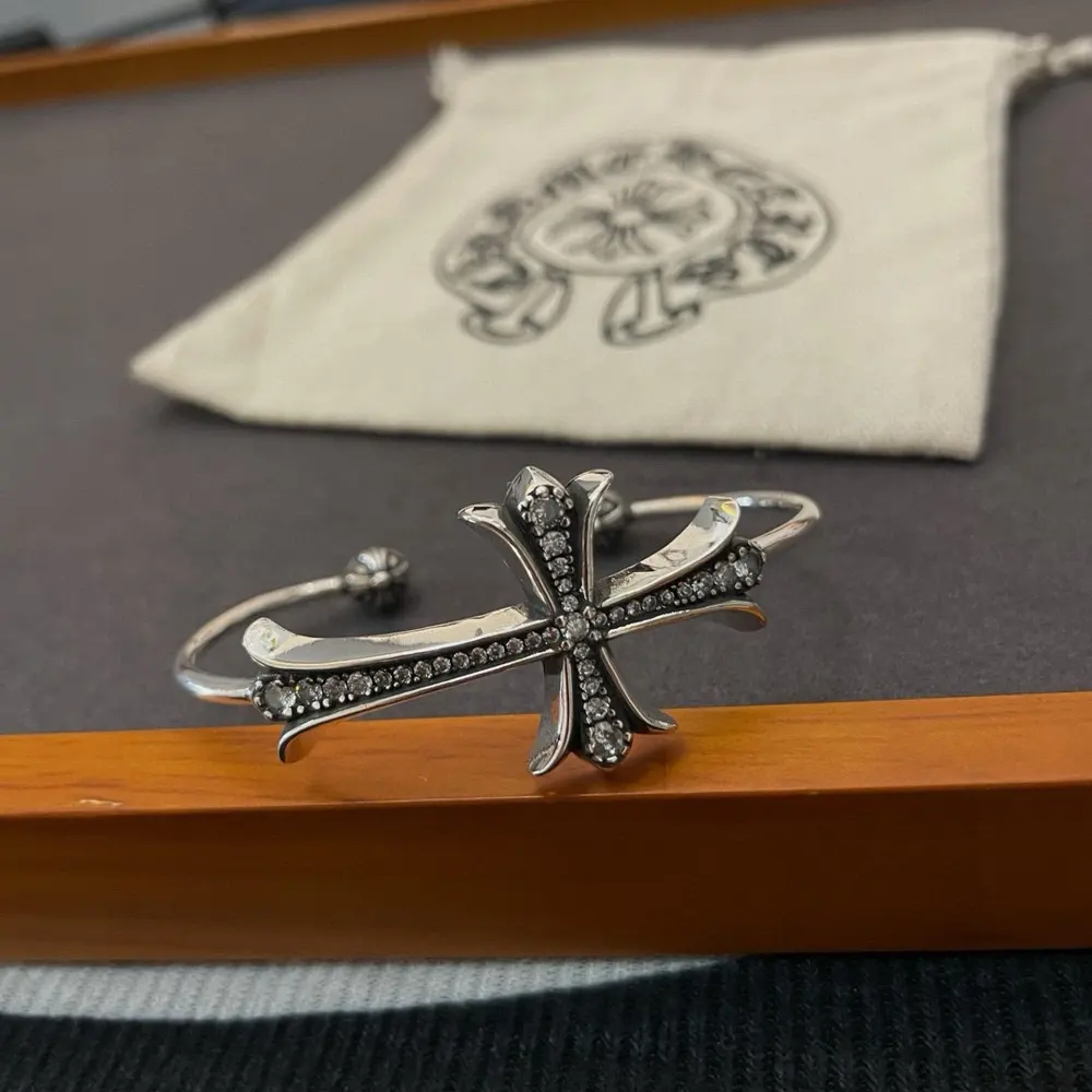 Chrome Hearts classic vintage cross full diamond bracelet