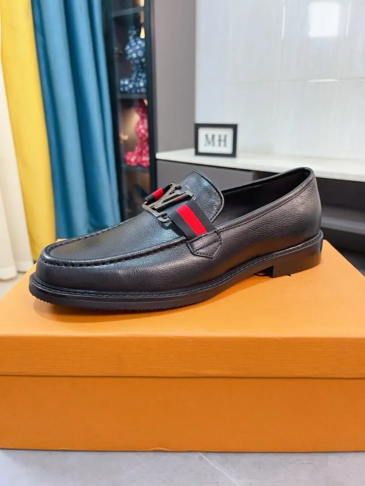 Louis Vuitton new open-edge pigskin shoes