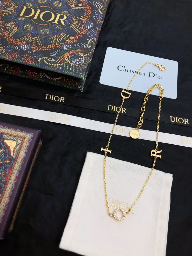 DIOR CD gold The same brass material as the counter