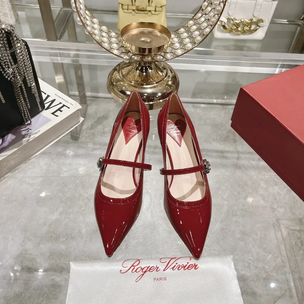Roger Vivier lacquered kitten heel single strap Mary Jane shoes
