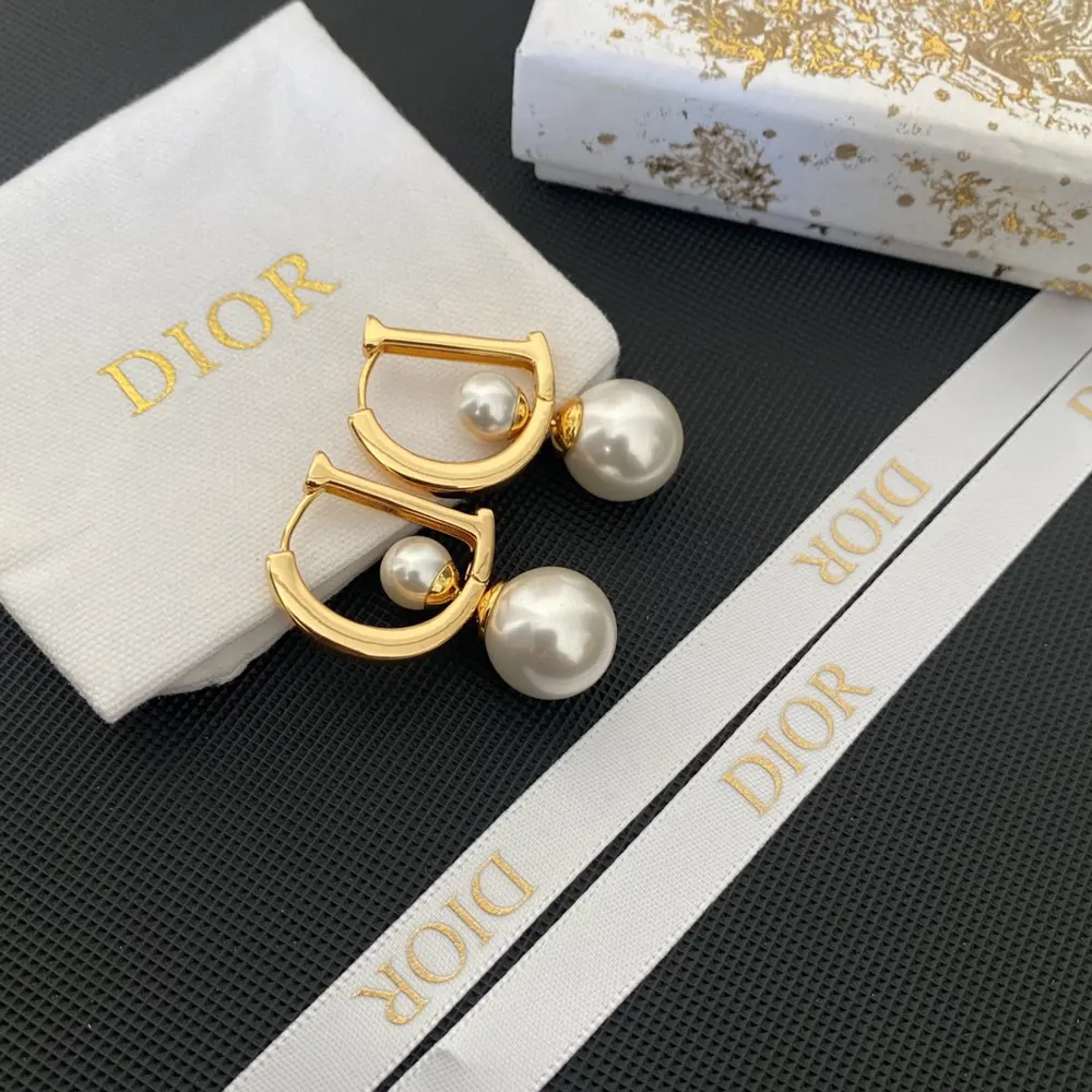 Hot and popular goods Dior Hot 2024 D’s letter size pearl earrings