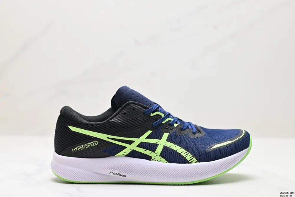 Asics MAGIC SPEED 3 stable running shoes have a double-layer jacquard mesh design on the 1011B701-100