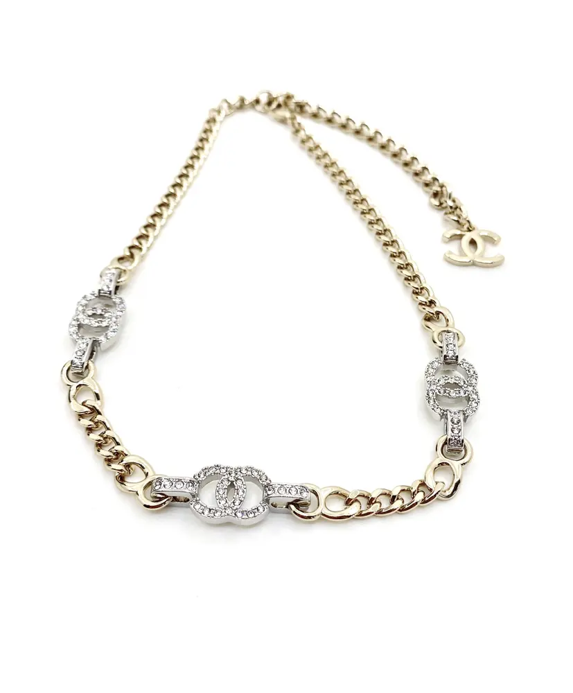 Chanel latest three flower necklace consistent ZP brass material
