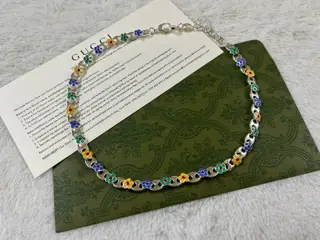 Gucci small daisy necklace