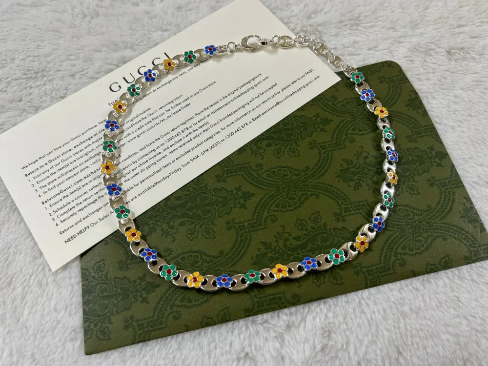 Gucci small daisy necklace