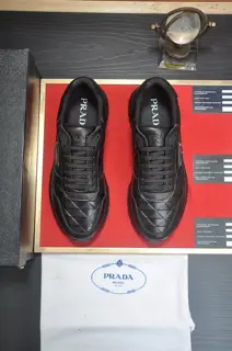 Prada leather casual shoes are launched on the official website at the same time