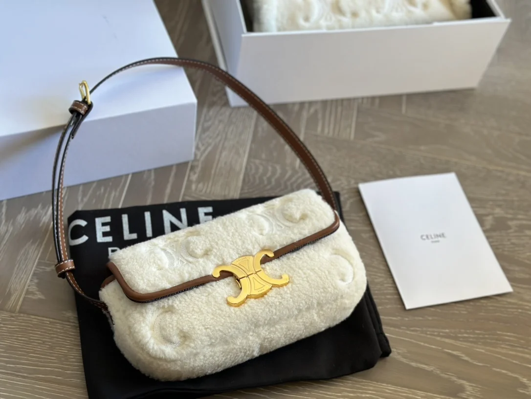 Celine Triomphe