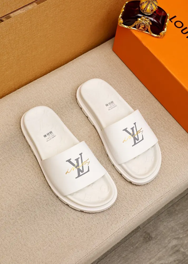 Louis Vuitton popular men’s slippers