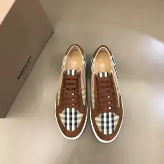 Burberry’s classic low-top sneaker for men