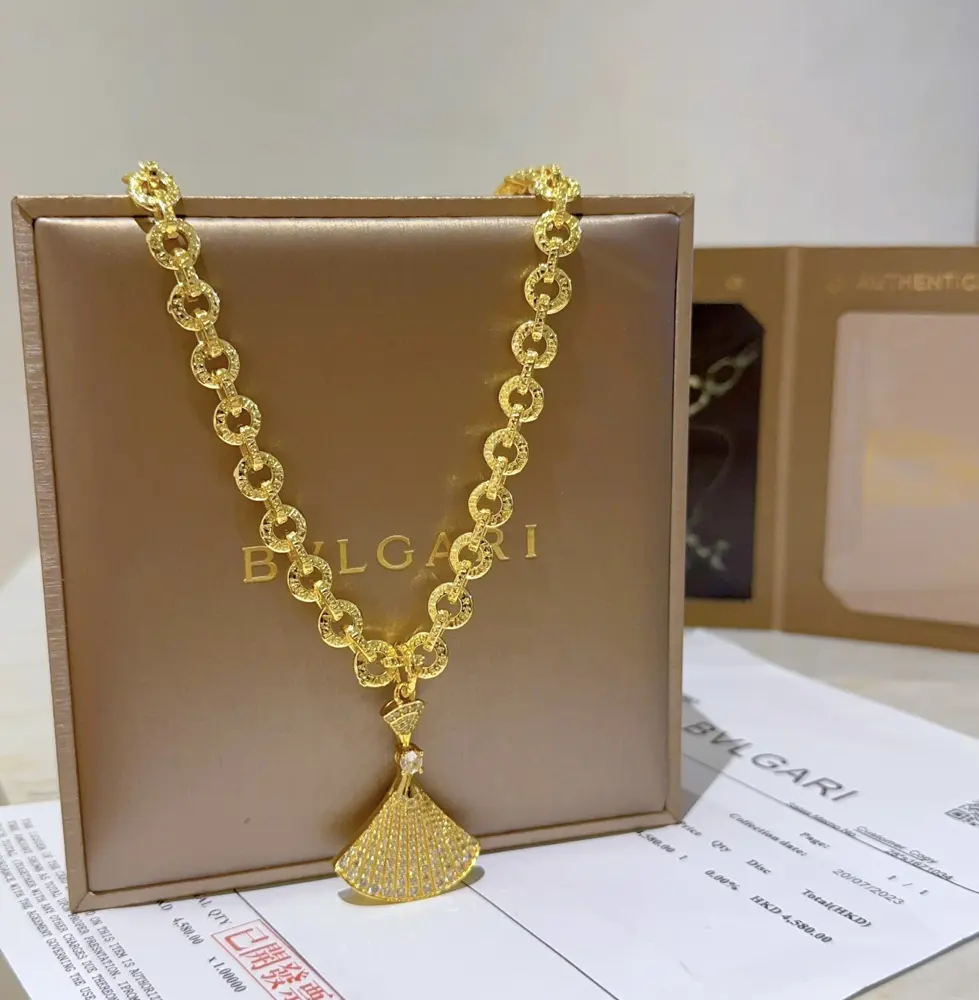Bvlgari DIVAS’ DREAM series is in perfect condition and has invincible details. The unique